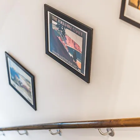 The Map House - 2 Bed Cottage Close To Racecourse Holiday home York